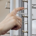 FS display, 2-sided fixed plate with lockable rods