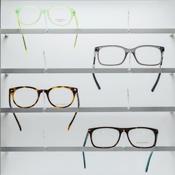 STK wall display with 15 Clear Look bars (75), 930x1530x230 mm