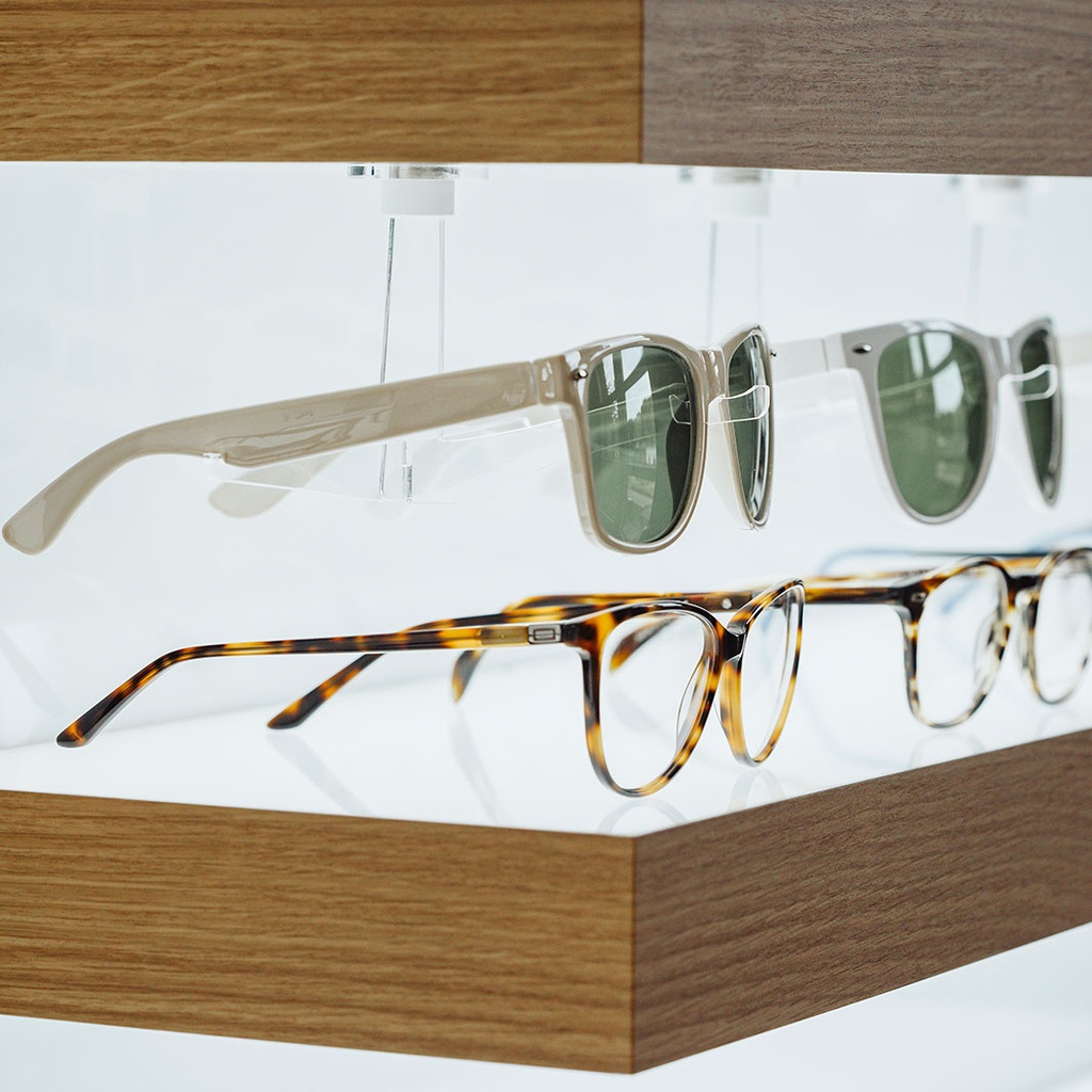 Quadro wall display, 7 LED shelves