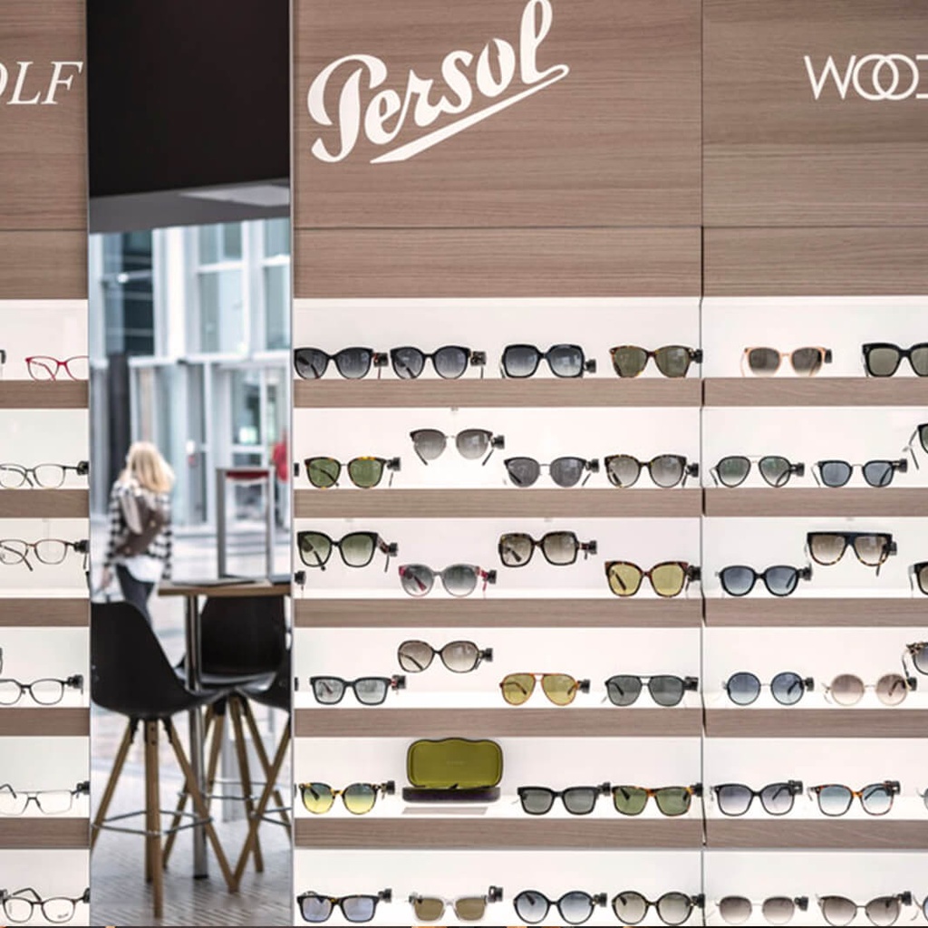 Quadro wall display, 7 LED shelves