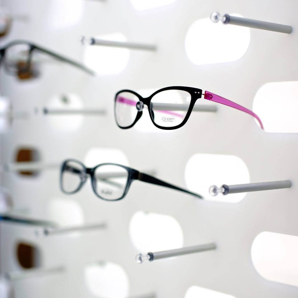 Pin Solo wall display, oval holes