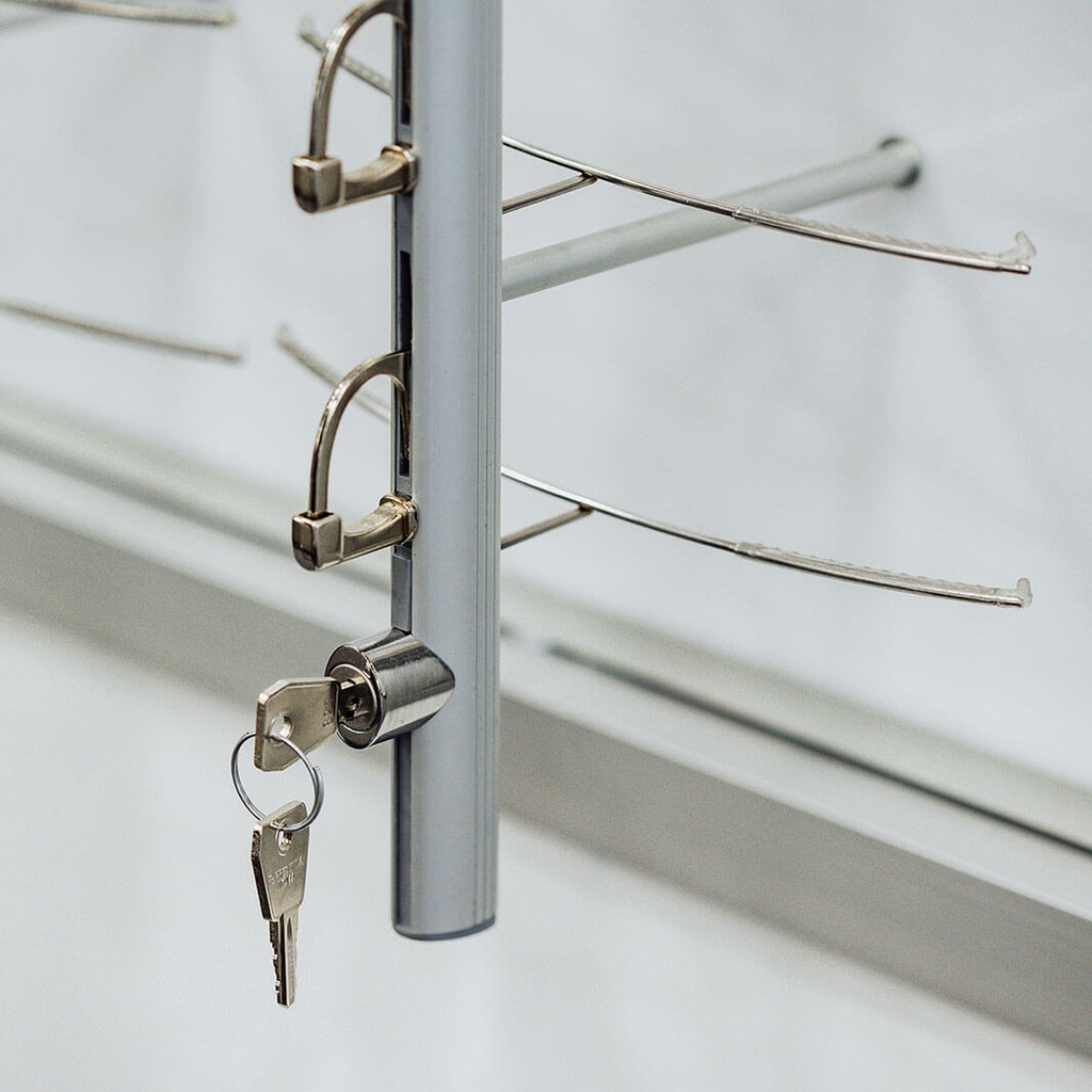 FS display, rotating plate with lockable rods